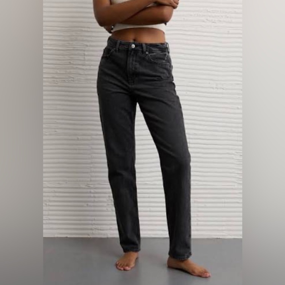 AMERICAN EAGLE Mom Jeans size women’s 00